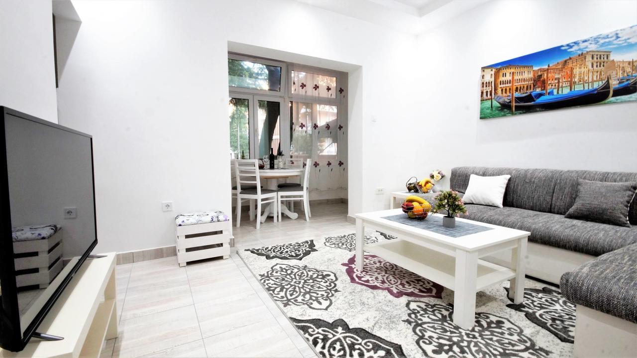 Kala Apartment Tivat Exterior foto