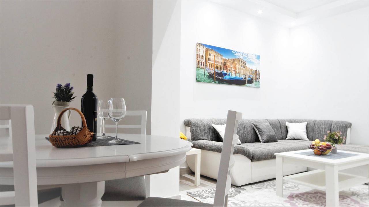 Kala Apartment Tivat Exterior foto